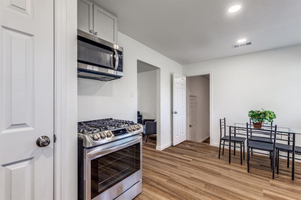 Valwood Park 06 - Residential