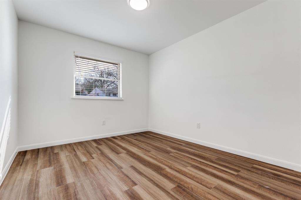 Valwood Park 06 - Residential