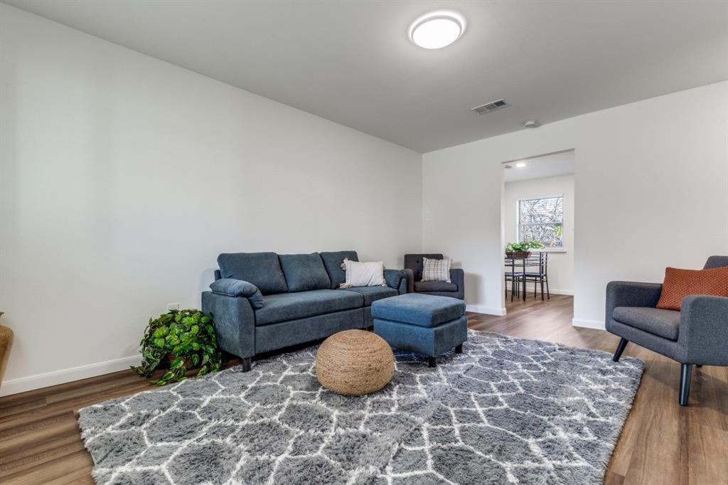 Valwood Park 06 - Residential