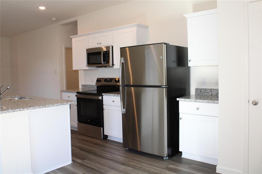 Meadow Park Phase 1A - Residential Lease