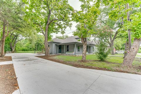Photo of 200 Olive Street, Lone Oak, TX 75453 (MLS # 21001600)