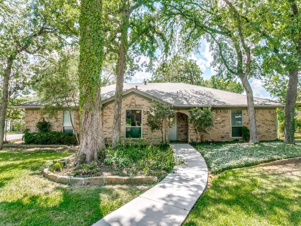 2201 Cambridge Drive