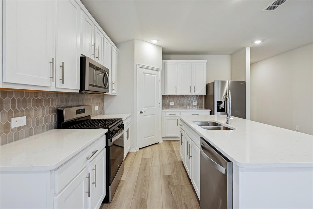 STONEHAVEN PH 3 - Residential Lease