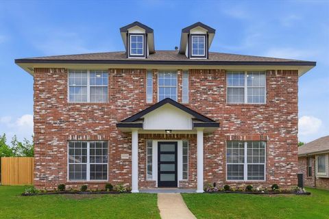 Photo of 1428 Chapman Drive, Lancaster, TX 75134 (MLS # 21275744)