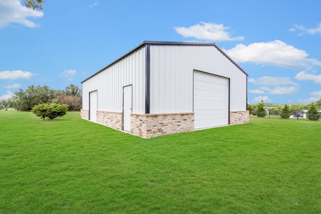 1001 N Oak Trail