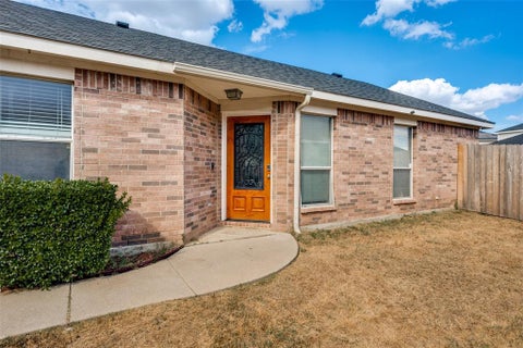 Photo of 909 Honey Locust Lane, Crowley, TX 76036 (MLS # 21402400)