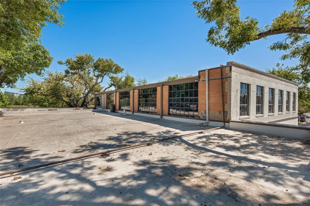 Riverfront - Commercial Sale