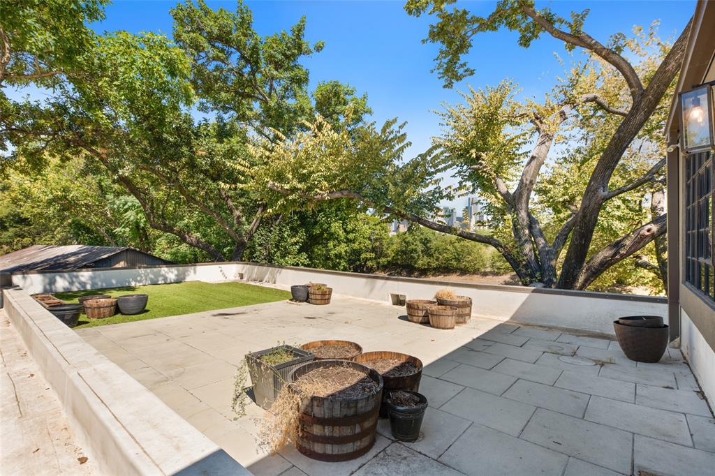 Riverfront - Commercial Sale