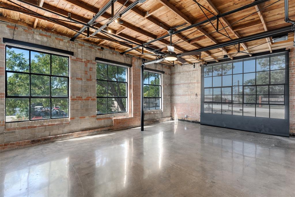 Riverfront - Commercial Sale