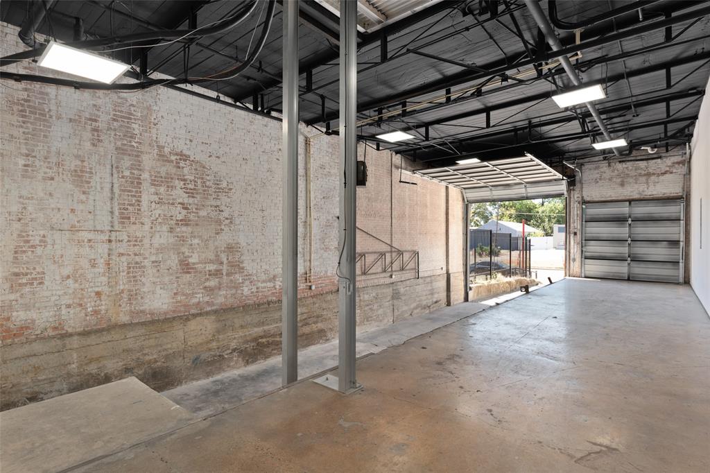 Riverfront - Commercial Sale