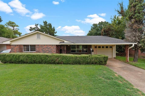 Photo of 1217 Georgia Street, Shreveport, LA 71104 (MLS # 21370549)