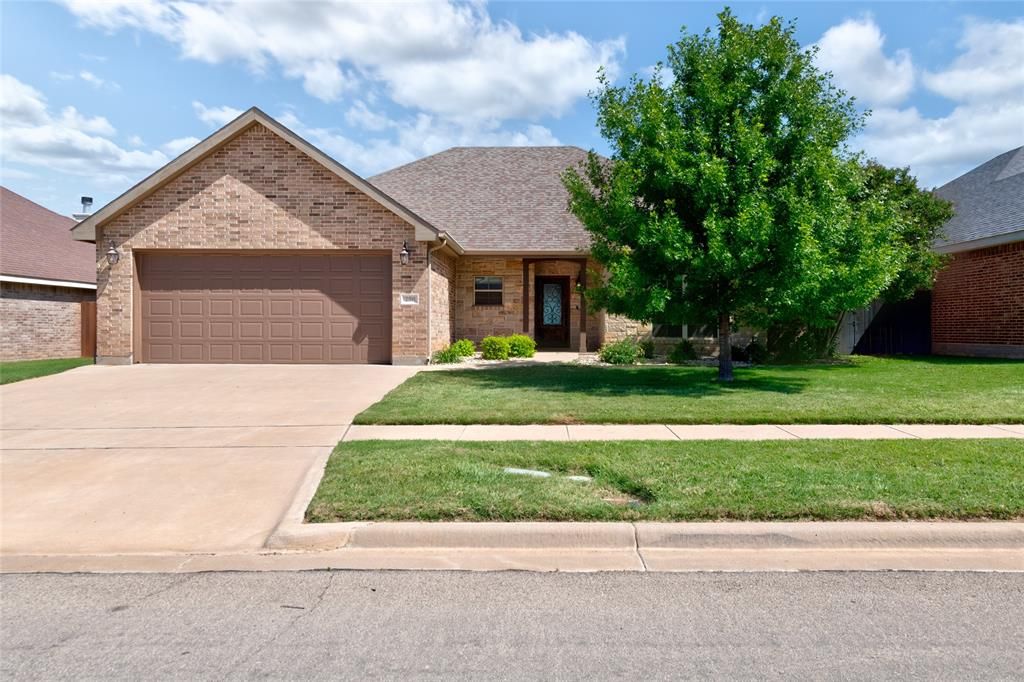 Photo of 250 Southlake Drive, Abilene, TX 79602 (MLS # 21252484)