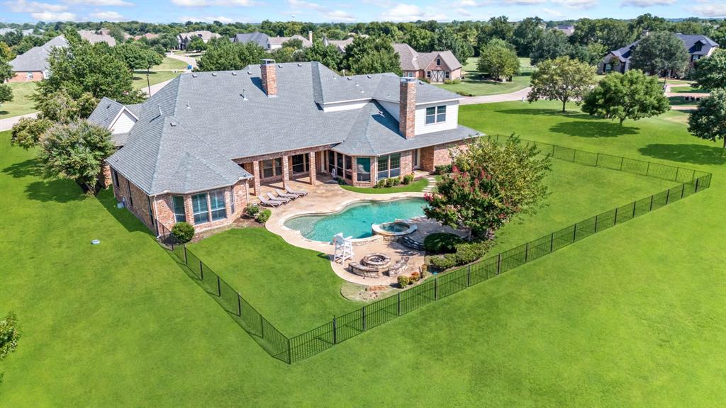 207 Dumont Court