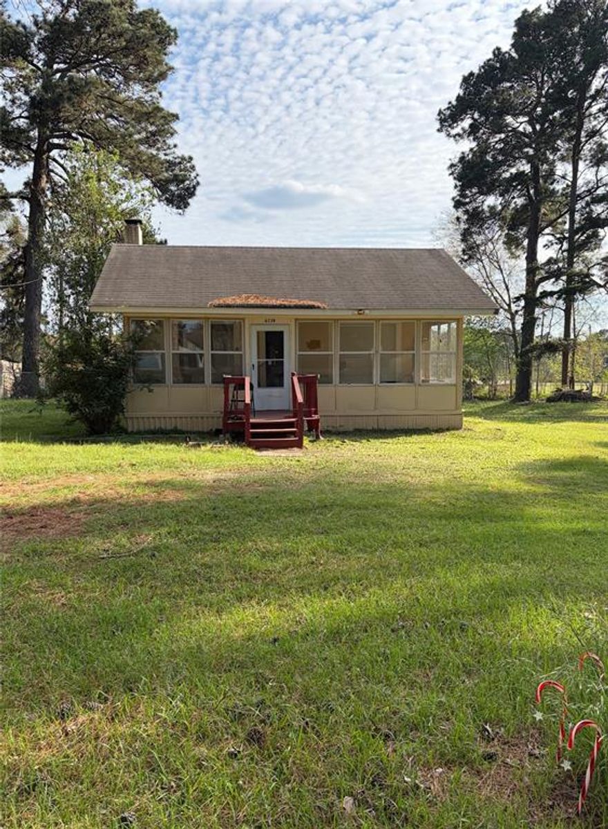Don’t miss this super cute home with a country feel, right inside the city limits! Located in a secluded and peaceful area of Shreveport, yet just a short drive to Bert Kouns and Buncombe Road, with easy access via Pine Road. This lovely home features 3 bedrooms, 1.5 bathrooms, and sits on a spacious 1-acre lot.  Perfect for anyone looking for comfort, convenience, and charm in one package. Schedule your showing today—you won’t want to let this one slip away!