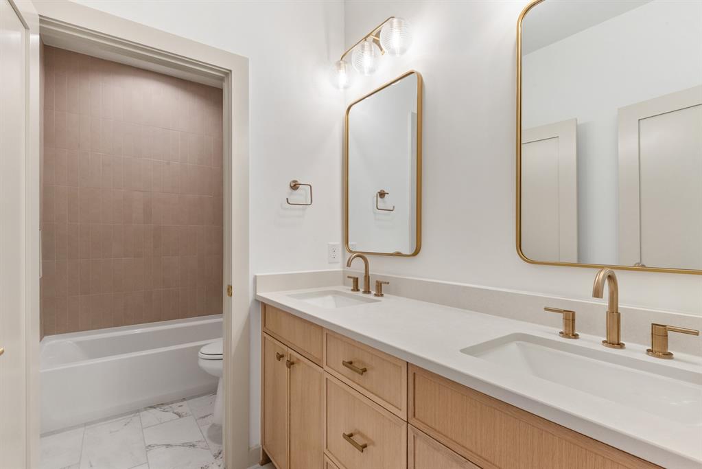 Lakeside Hills - Residential