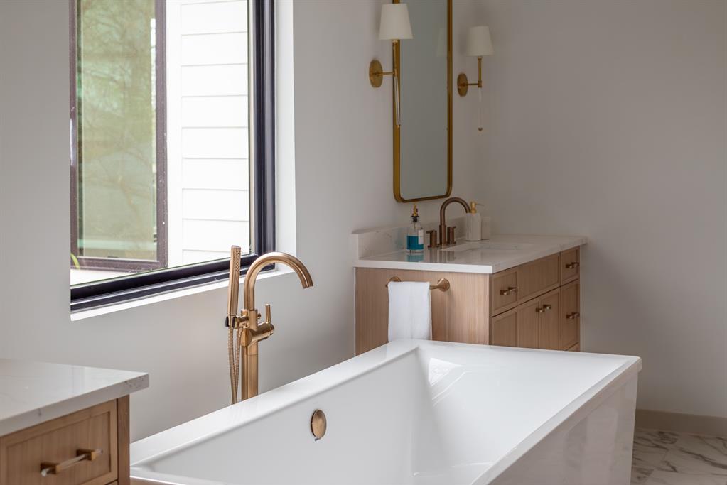 Lakeside Hills - Residential