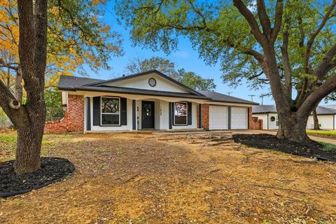 1429 Foothill Drive Hurst TX 76053