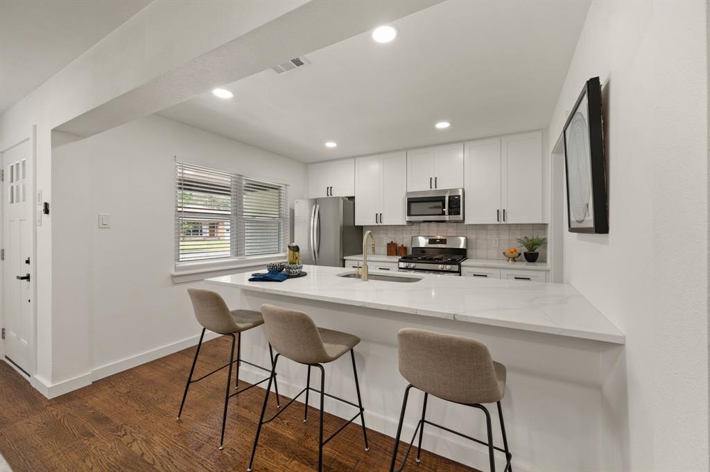 9916 Cloister Drive