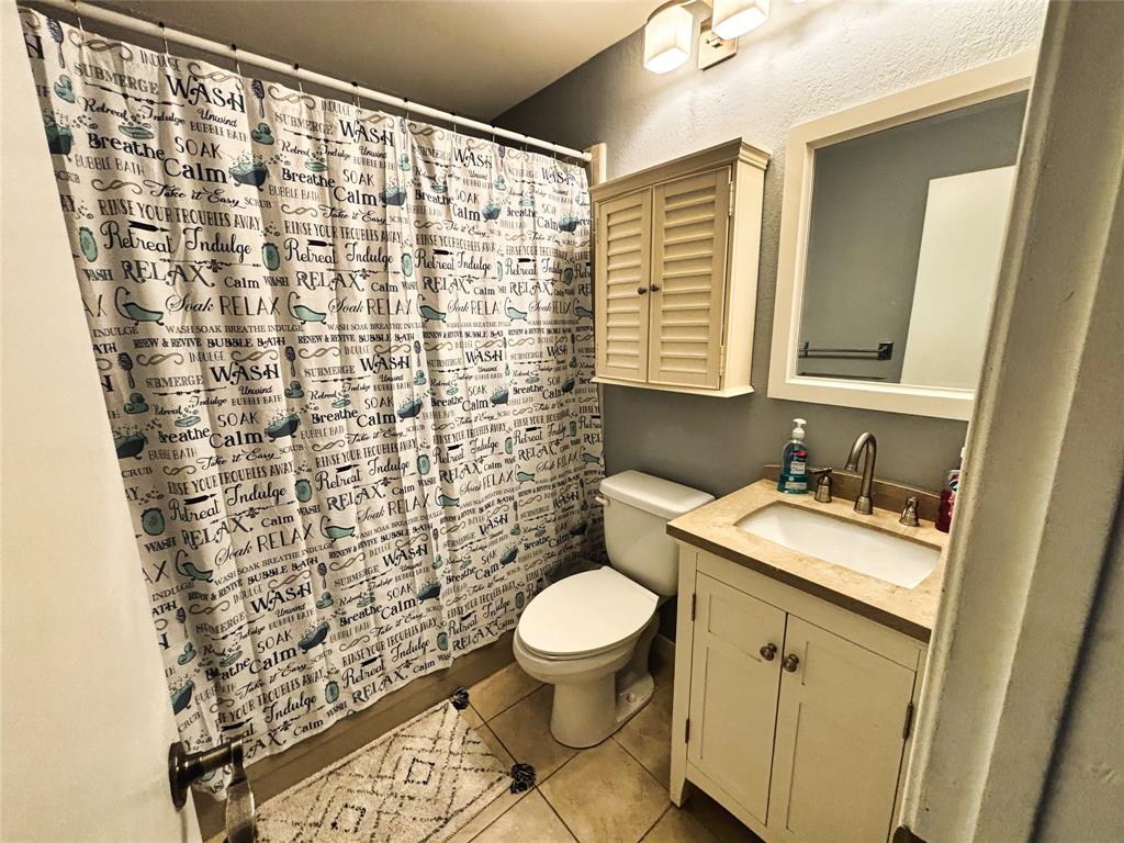 Cloisters Condo The - Residential Lease