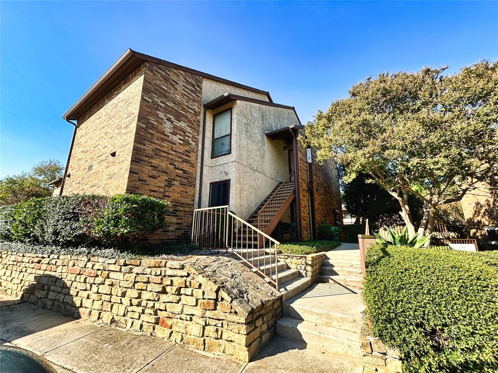 Cloisters Condo The - Residential Lease