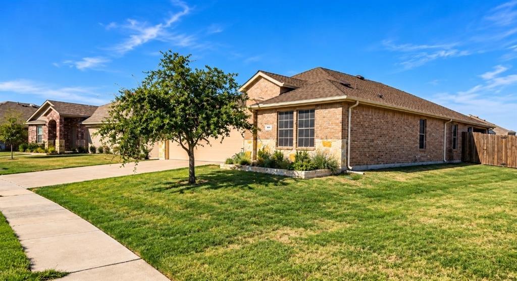 806 Community Way