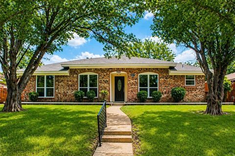 Photo of 4917 Willowhaven Circle, Garland, TX 75043 (MLS # 21250171)