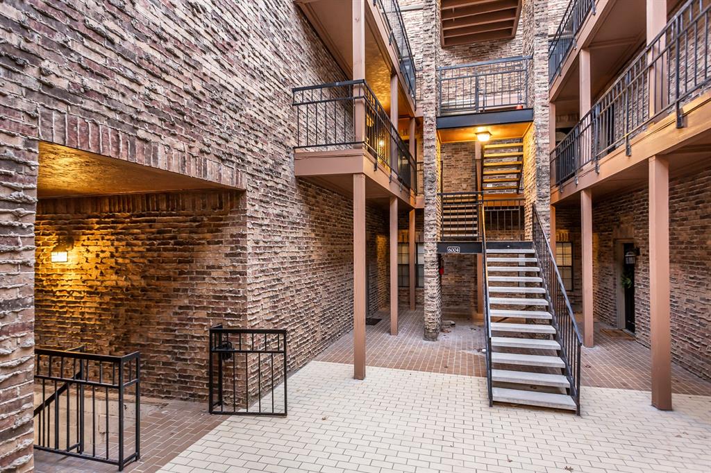 Remington Smu Condos - Residential