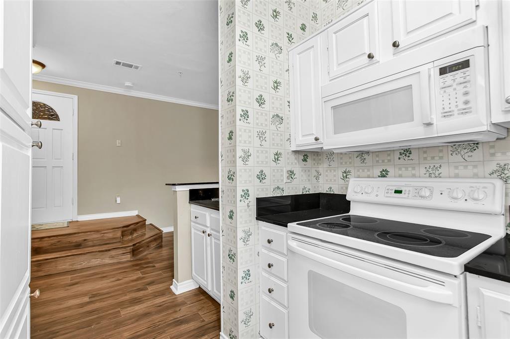 6004 Auburndale Avenue F