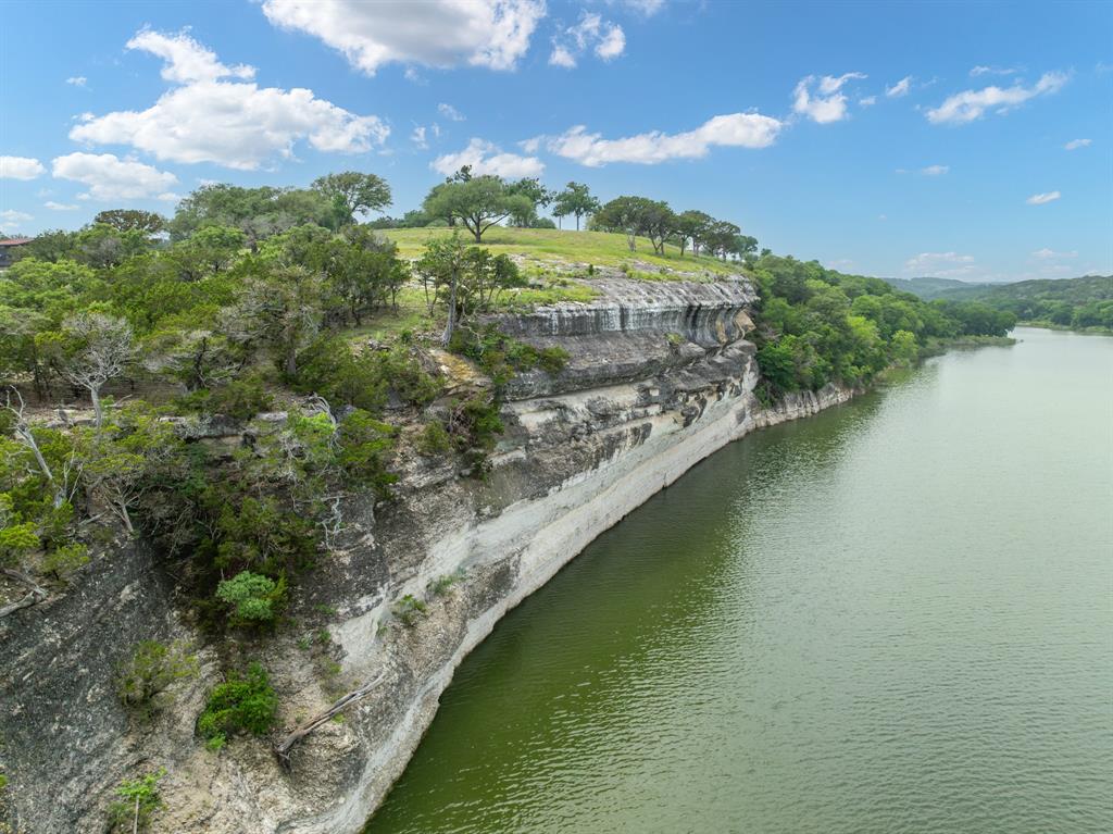 Holiday Pointrev - Land