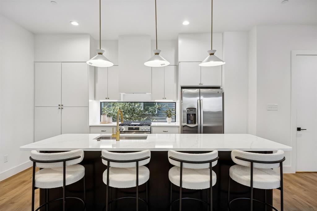 Hoods J T - Residential Income