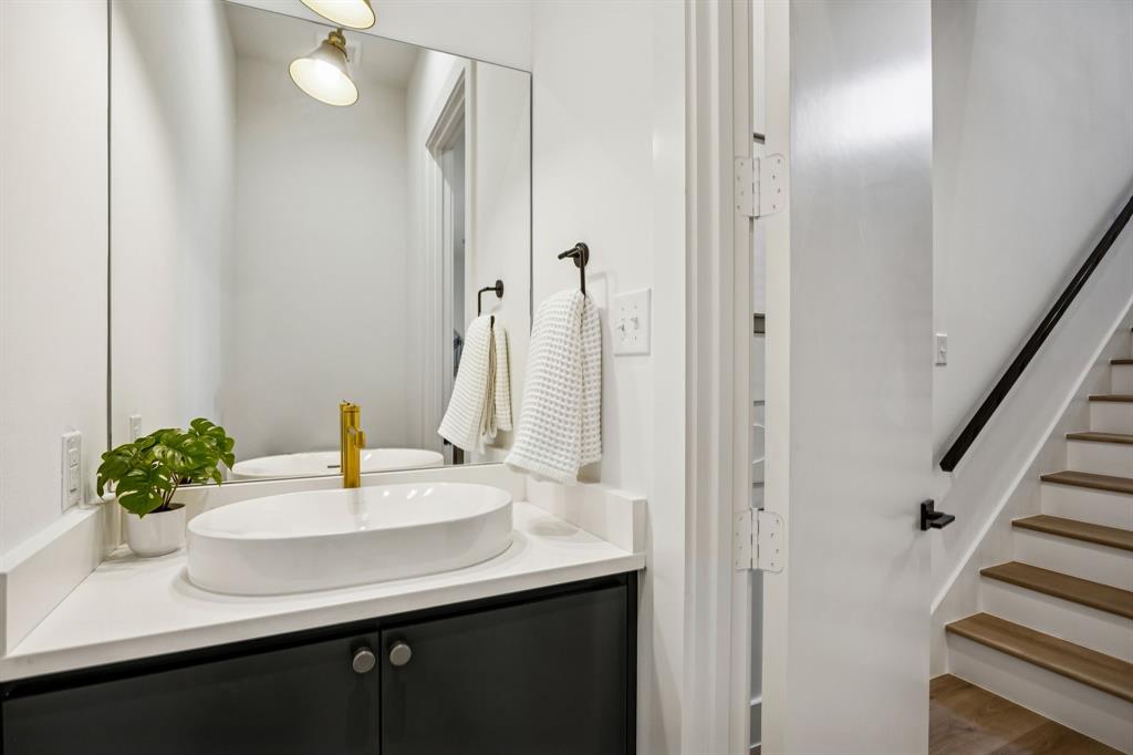 Hoods J T - Residential Income