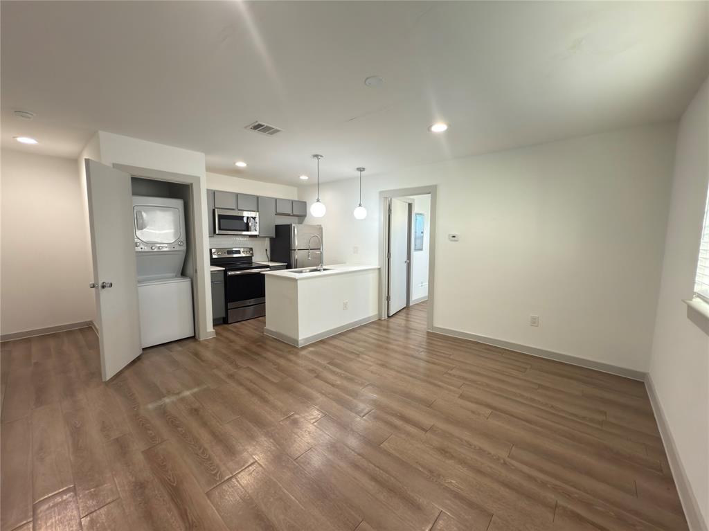 Alexander Park - Residential Lease