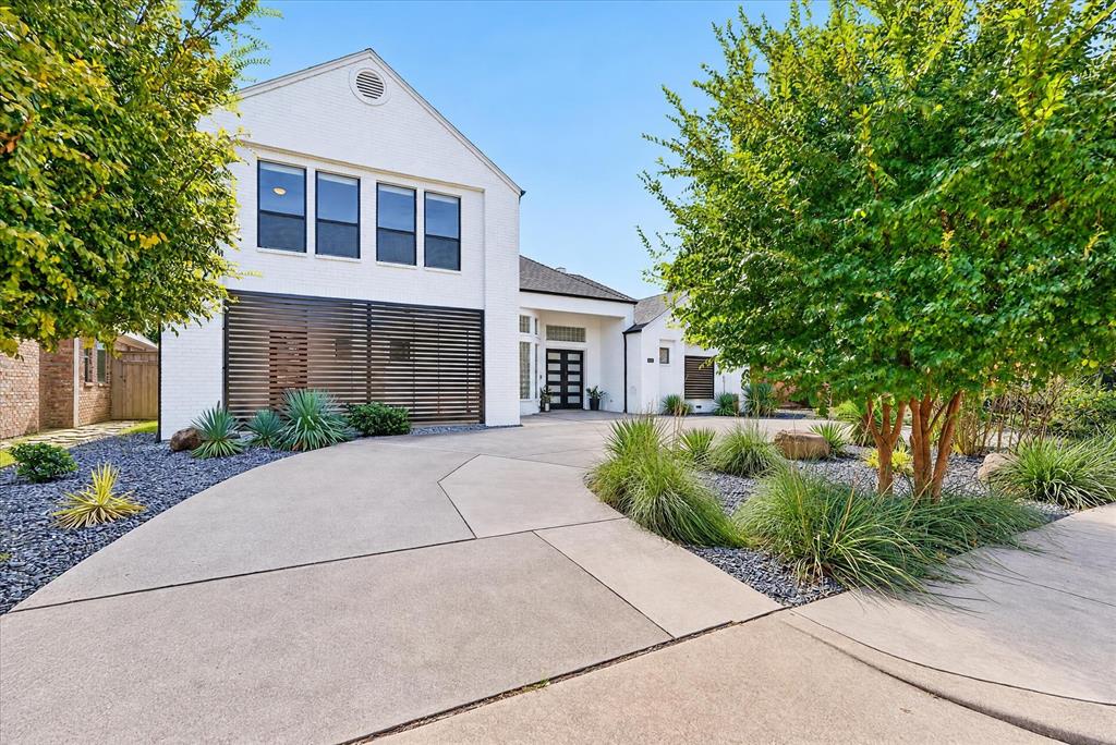 4420 Hollow Oak Drive