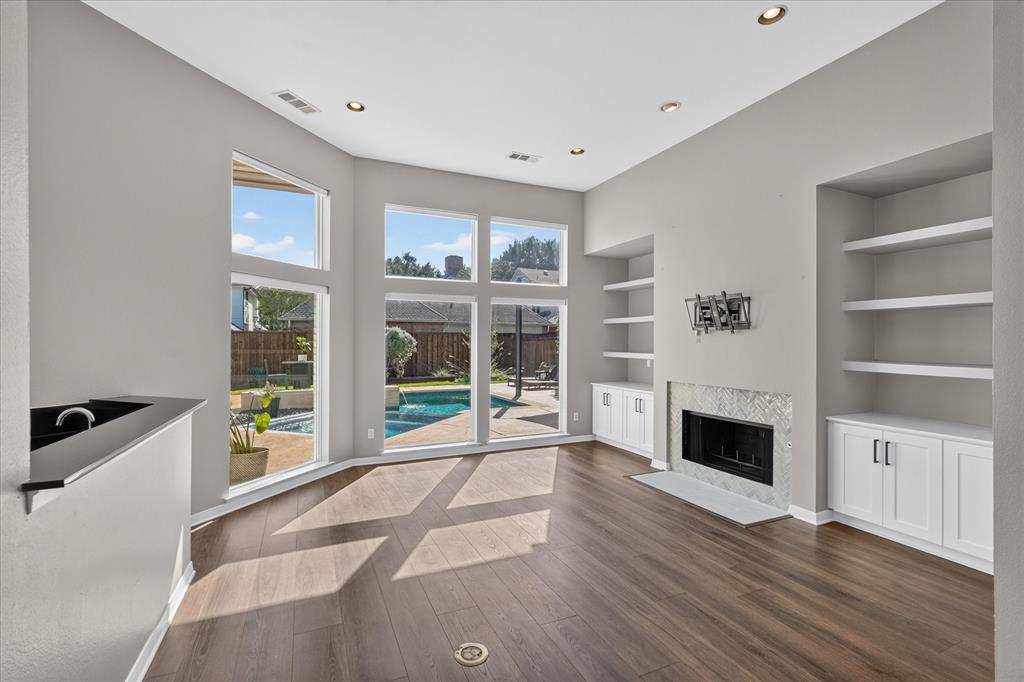 4420 Hollow Oak Drive