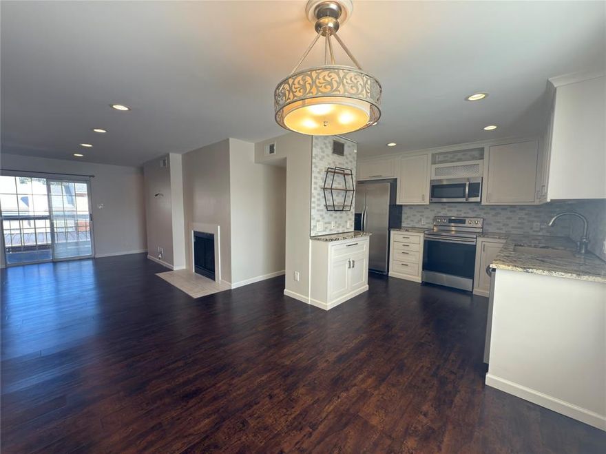 Fully remodeled 1 bedroom 1 bathroom unit with high-end stainless-steel appliances, granite countertops, and plenty of cabinet space. Enjoy hardwood floors, brand-new carpet in the bedroom, and a cozy fireplace. This unit also features a private patio with a storage closet, one covered parking space, and access to an onsite pool and tennis courts. Don’t miss out—apply today!