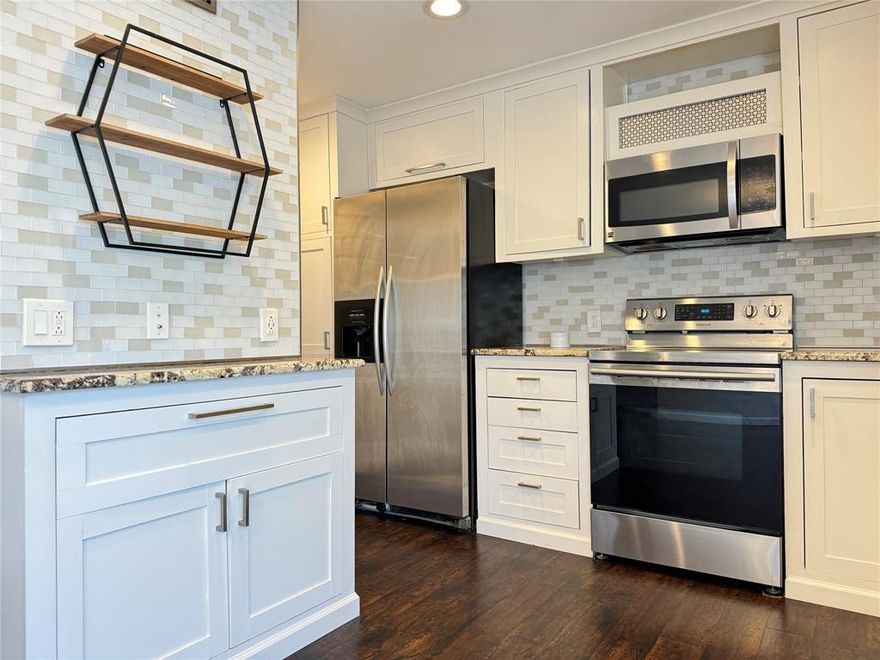 Fully remodeled 1 bedroom 1 bathroom unit with high-end stainless-steel appliances, granite countertops, and plenty of cabinet space. Enjoy hardwood floors, brand-new carpet in the bedroom, and a cozy fireplace. This unit also features a private patio with a storage closet, one covered parking space, and access to an onsite pool and tennis courts. Don’t miss out—apply today!