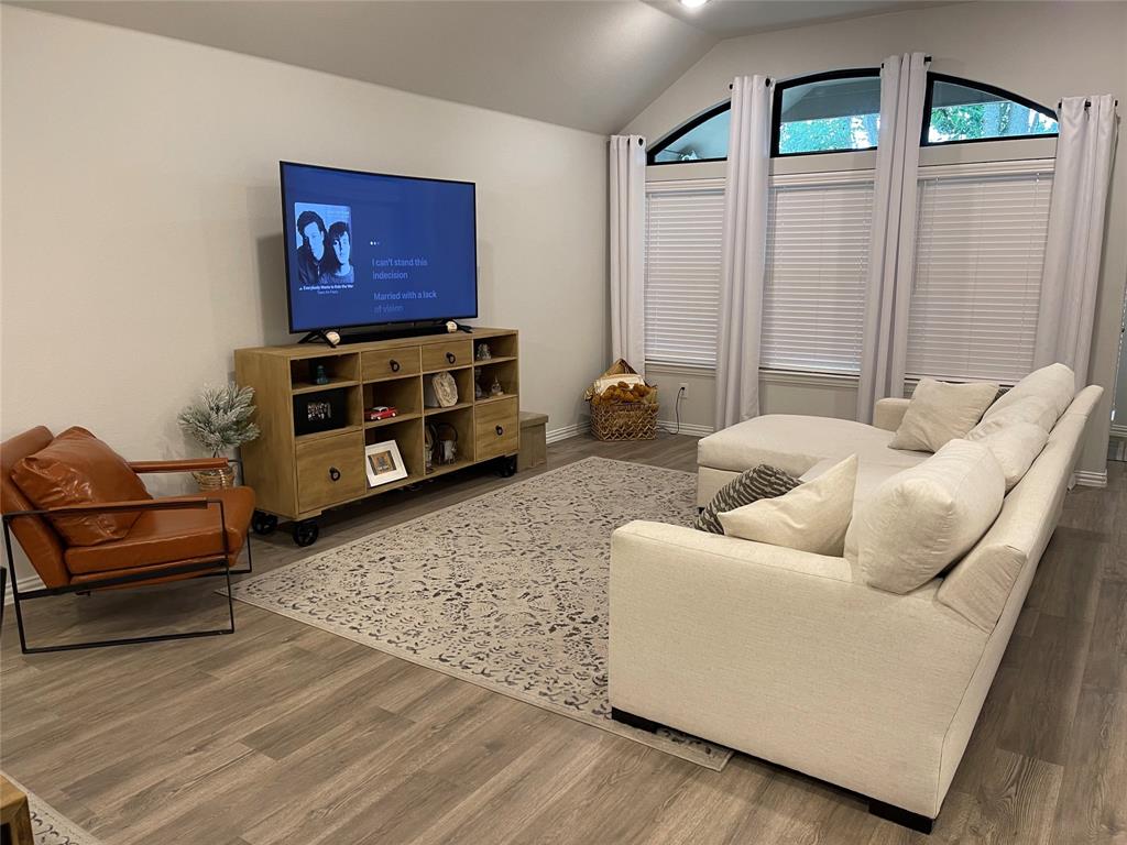 2705 Willow Lane
