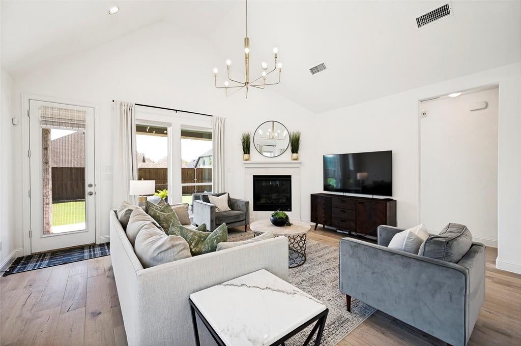 921 Gladewater Drive