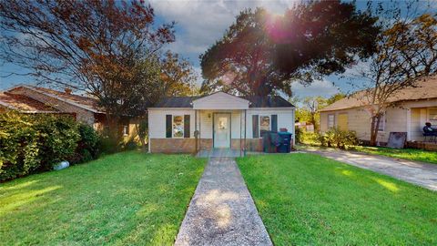 5729 Donnelly Avenue Fort Worth TX 76107