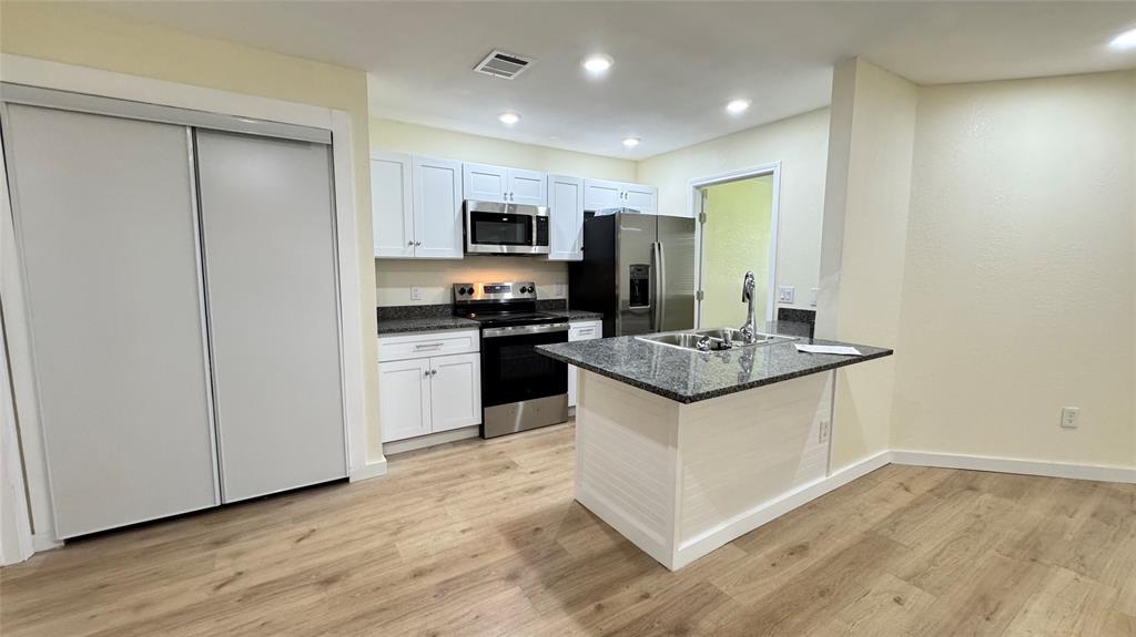 Arlington Oaks Condo - Residential Lease