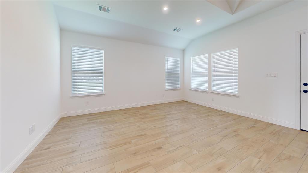 338 S 3rd Street