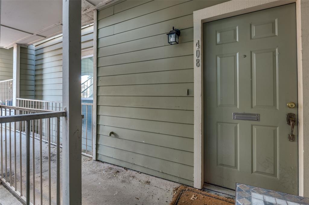 Oaks Of Lakewood Condo - Residential