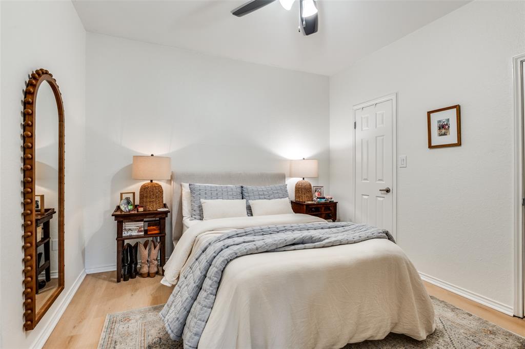 Oaks Of Lakewood Condo - Residential