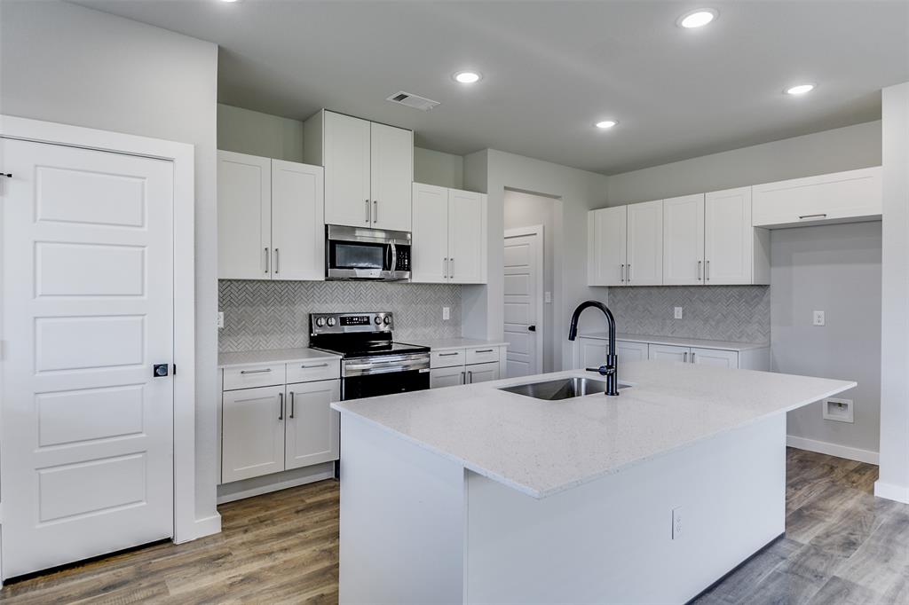 EDGEWOOD ESTS - Residential Lease