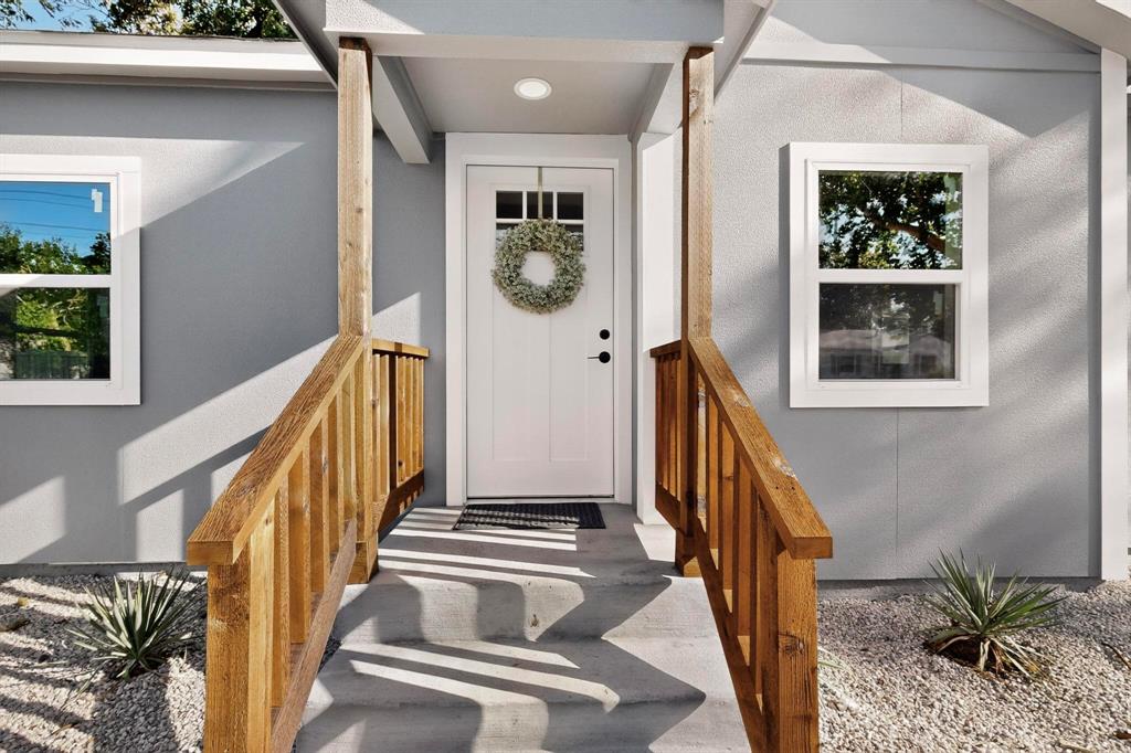 1100 Edgefield Drive