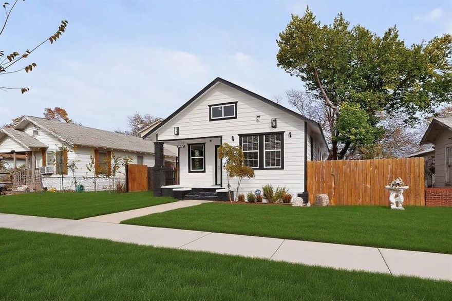 This property features 4 bedrooms and 3.5 bathrooms, with a unique and practical layout. The half bathroom is conveniently located in the storage area at the back of the house. The home includes ample parking carport space for at least 6 vehicles and a large backyard, perfect for outdoor entertaining, family gatherings, or future landscaping possibilities. Designed to provide both convenience and versatility, this residence is an excellent opportunity for homeowners seeking space, comfort, and potential.

Schedule a showing and discover all the possibilities this property has to offer.