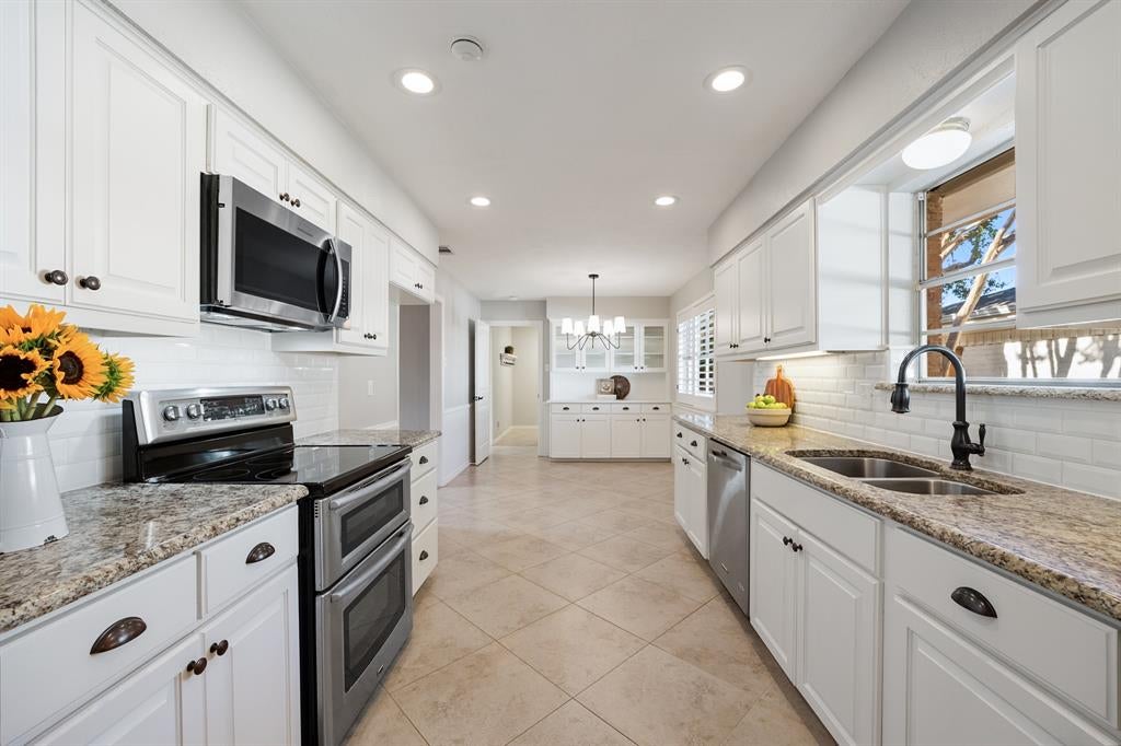 7406 La Manga Drive