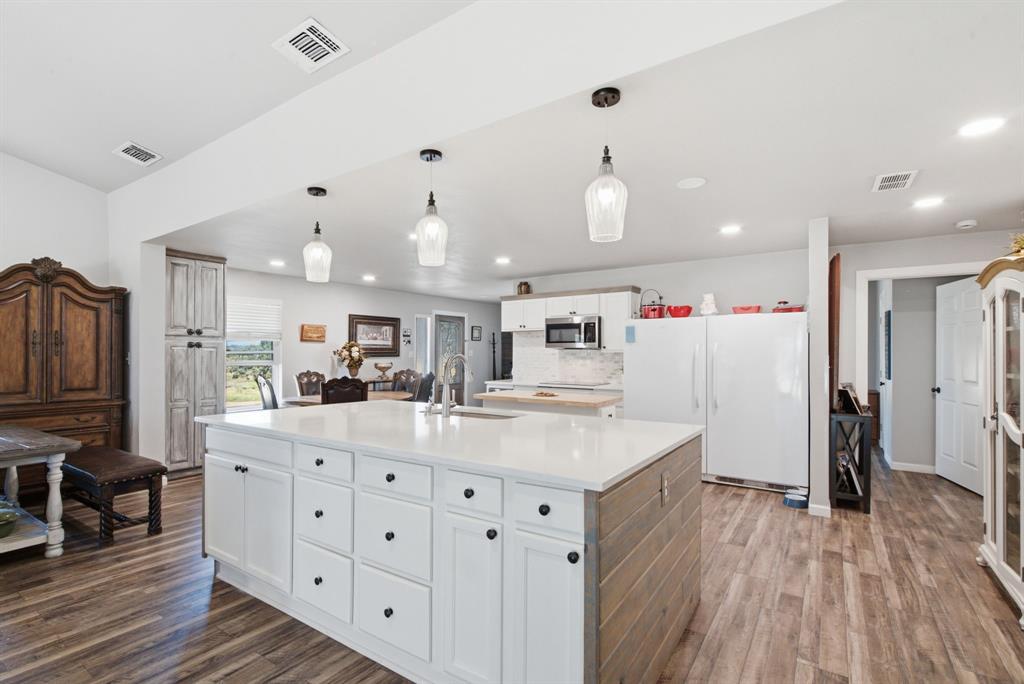 5098 Fairview