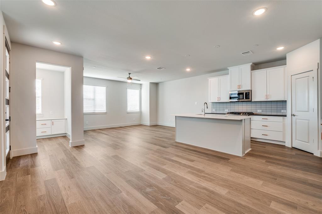 4553 Lamplights Drive