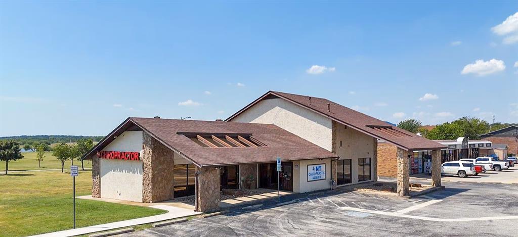 Photo of 638 Londonderry Lane, Denton, TX 76205 (MLS # 21374312)